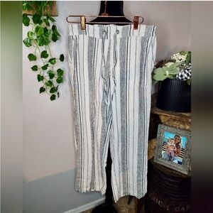 Linen Pants: Per Se Stripped Grey And Cream. Size Small. Pockets & elastic waist